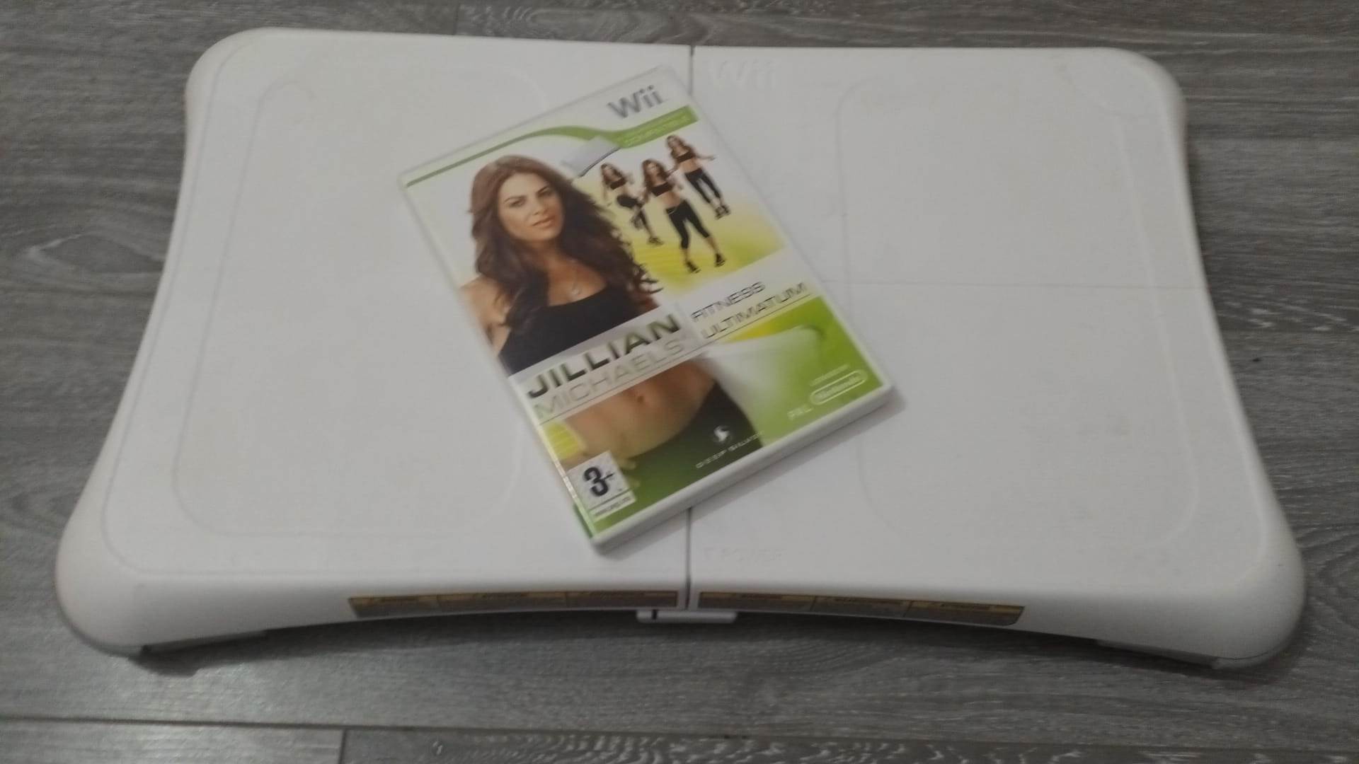 Wii Fit Ballance Board + Julian Michaels Fitness Ultimatum - Nintendo Wii