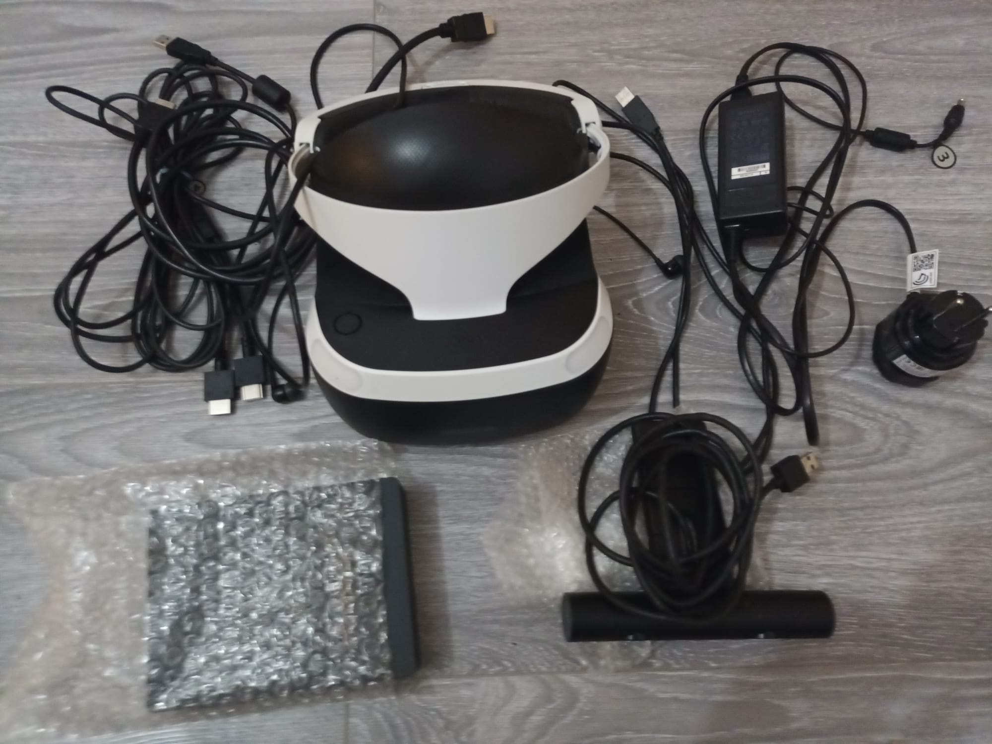 PSVR set - PlayStation VR + Camera