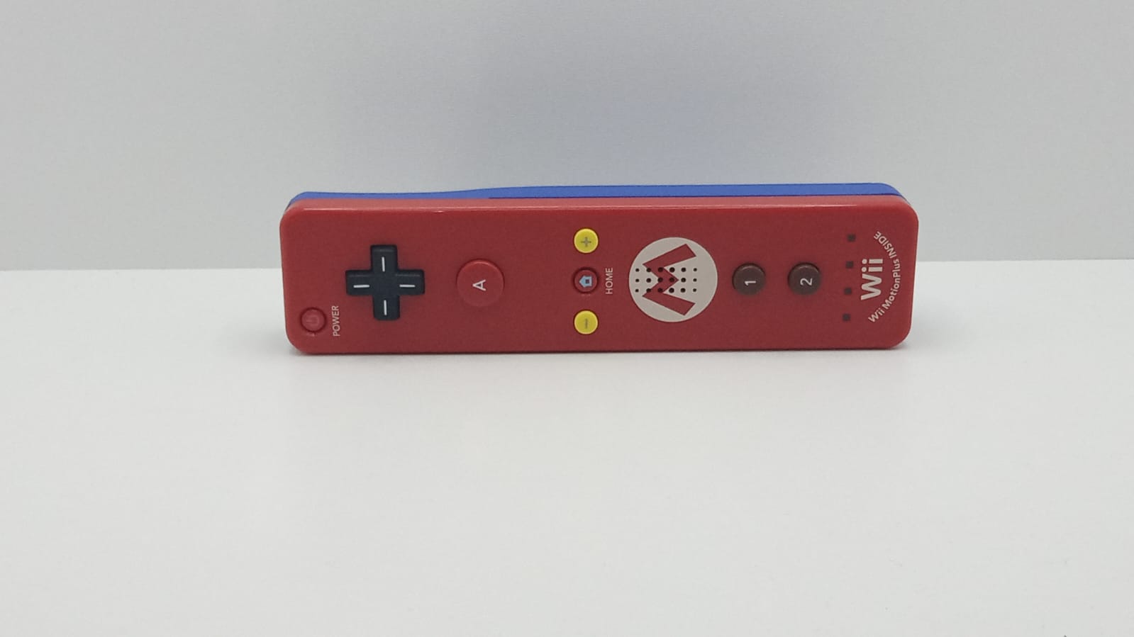 Nintendo Wii Remote Plus - Mario Edition - Nintendo (R)